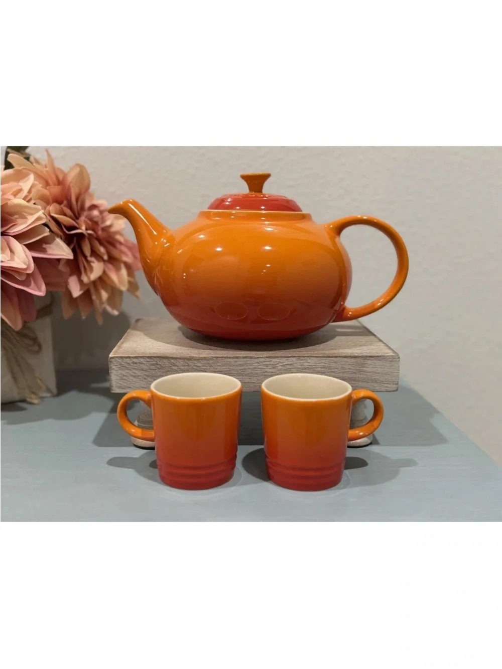 Le Creuset Flame 1.3L Classic Teapot & 2x 100ml Espresso Mugs Seconds- NEW